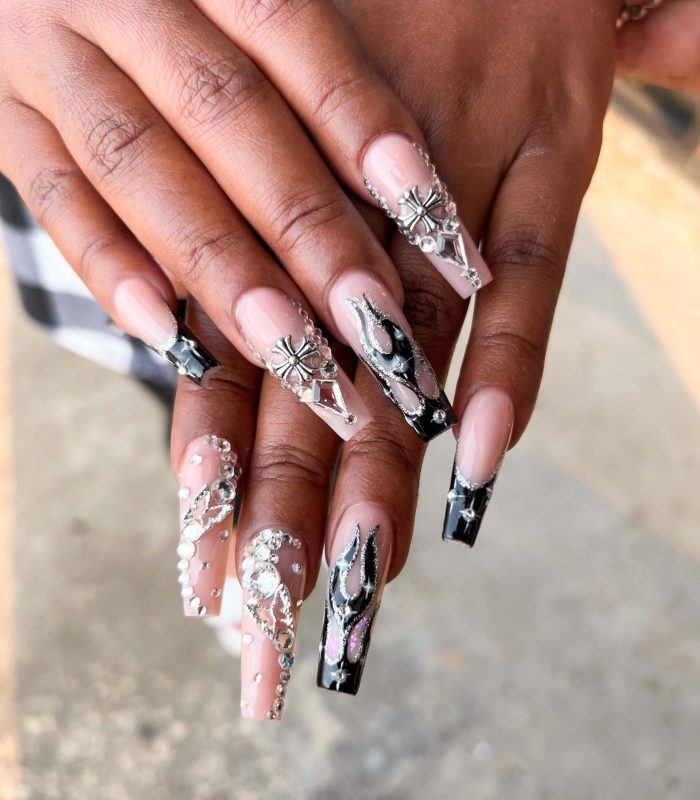 Close-up,Of,Long,Square,Acrylic,Nails,With,Fashionable,Nail,Art,